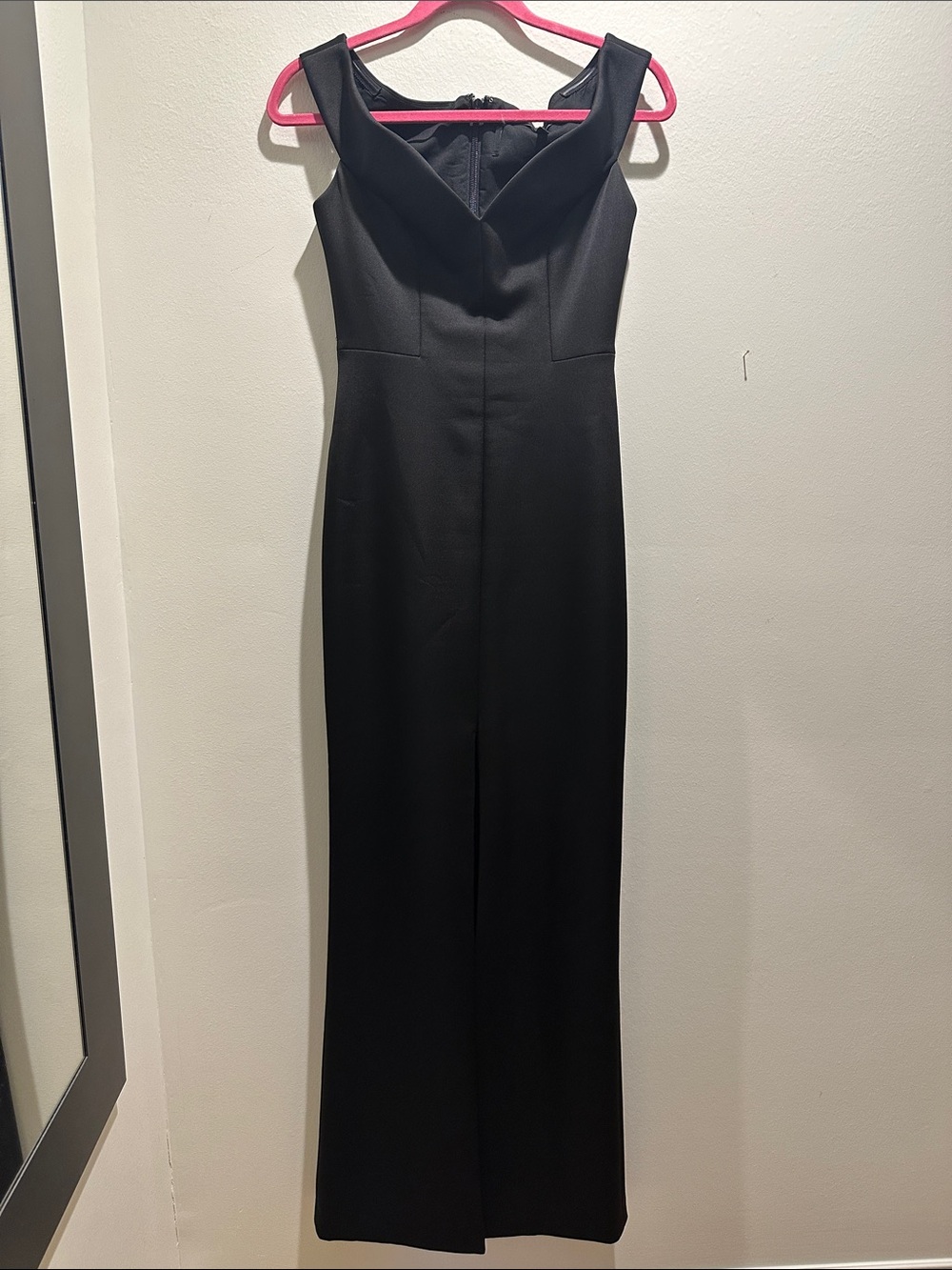 BCBGMaxAzria Black Sleek V-Neck Maxi Gown